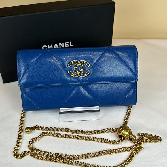 CHANEL 19 CC Blue Lambskin Flap Long Wallet  Sticker Series #29 2019, CHANEL box - Picture 3 of 17